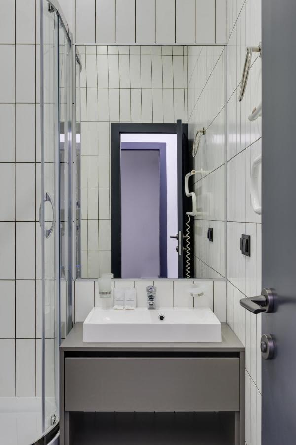 Centrooms Kropivnizkogo Mini-Hotel Kiev Esterno foto